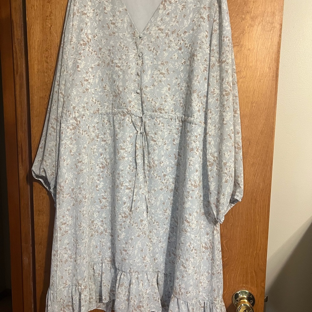 Milkarose Floral V-Neck Dress with Ruffle Hem XXL
